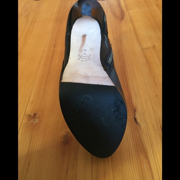 Charles David High Quality Leather Platform Boots - Picture 8 of 11